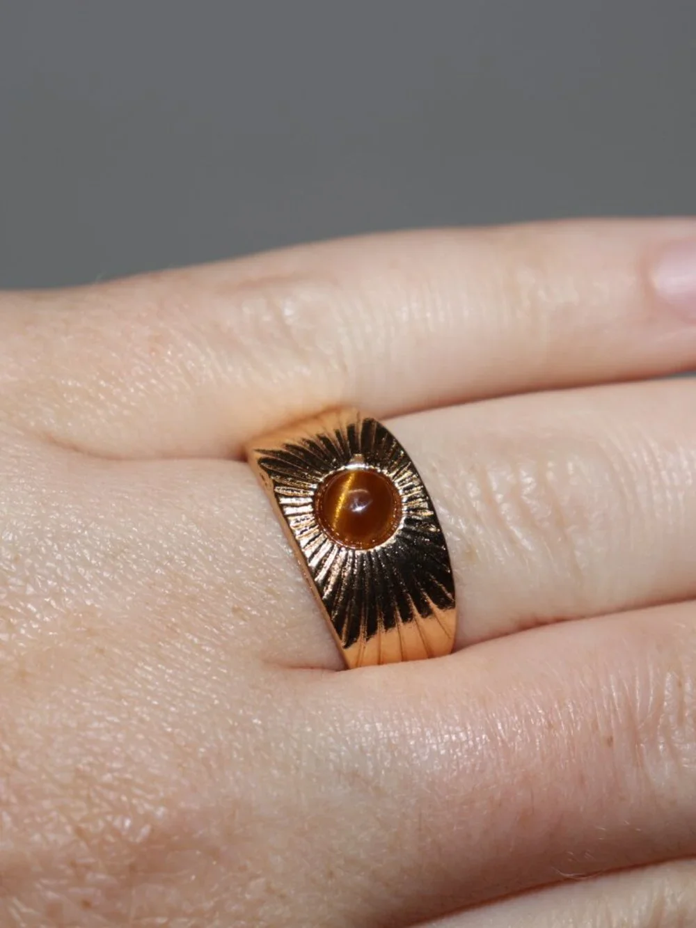 ✨ NWOT Gold Sunburst Tiger’s Eye Ring • Size 9 ✨